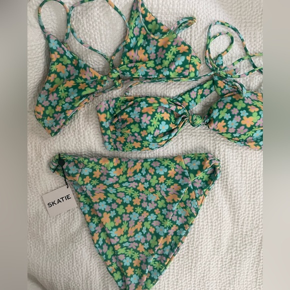 Skatie Other - Skatie Napali Bikini Set Top size Small Bottoms size Large